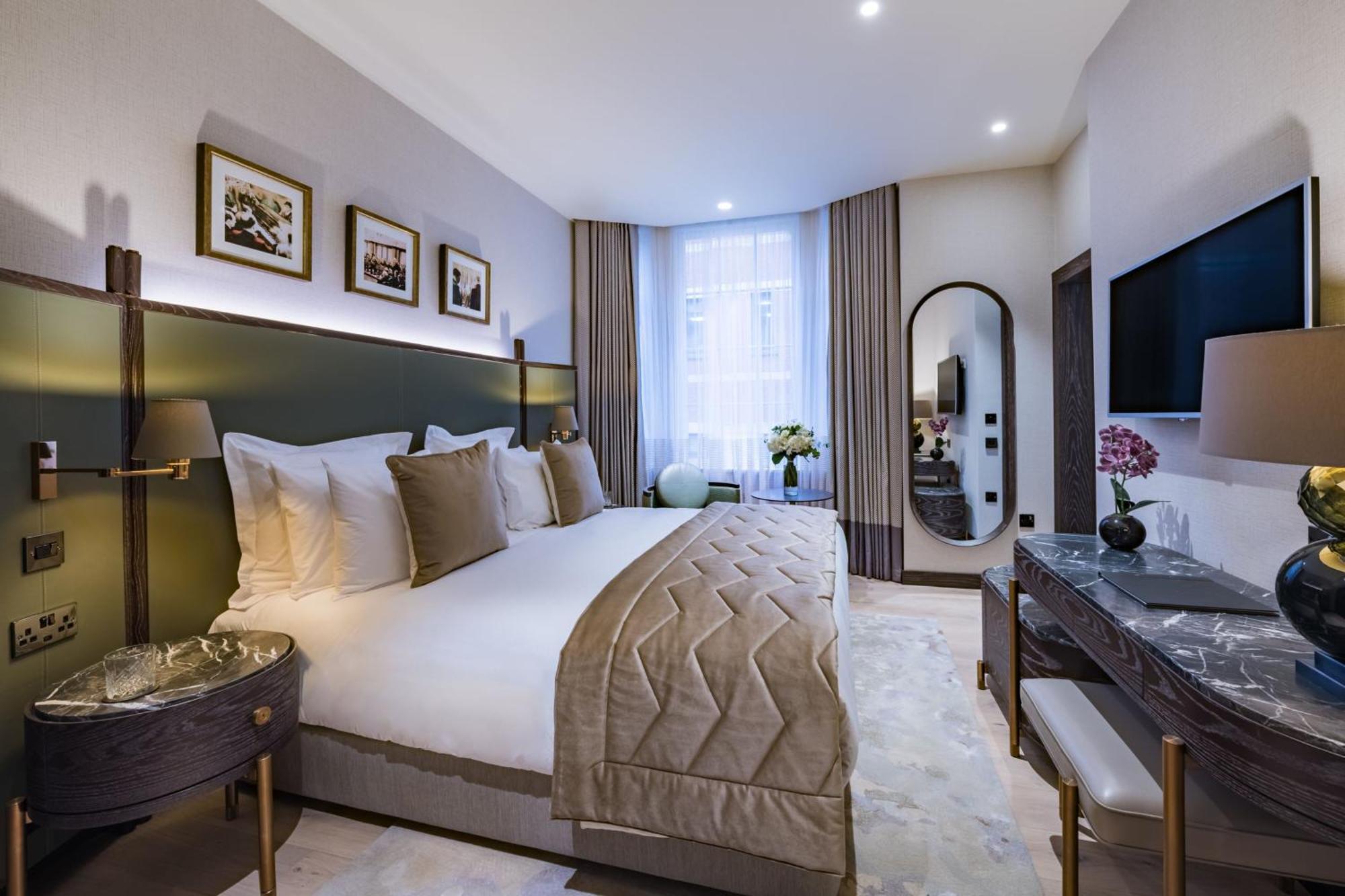 Stock Exchange Hotel, Manchester, Autograph Collection エクステリア 写真 A bedroom at The Guardsman